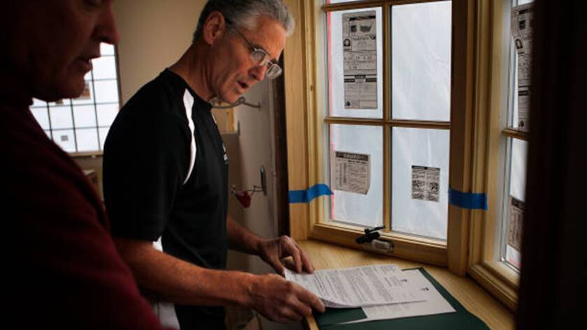Contractor Project Management Questions to Ask Before Signing a Remodeling Contract
